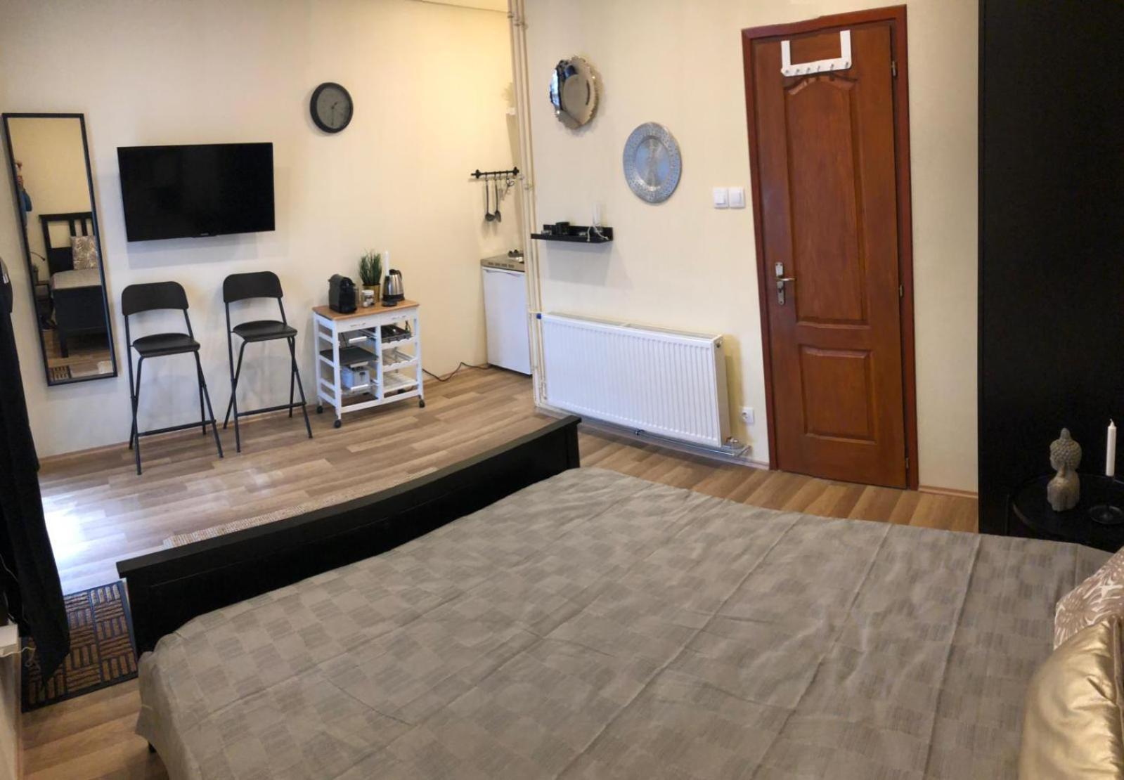 Black & White Apartments • Black Eger Bagian luar foto